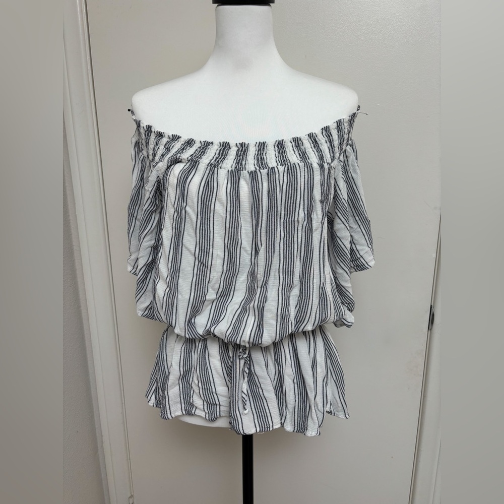 Abercrombie & Fitch off shoulder striped top large butterfly sleeves white black